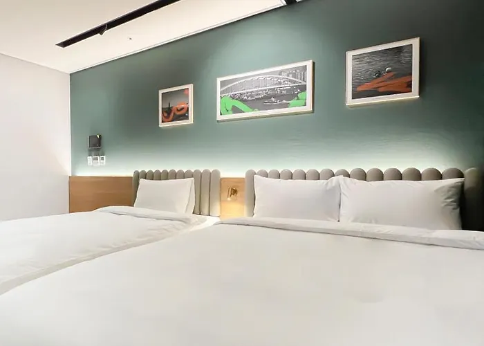 Nampo Cotice The Ground Hotel