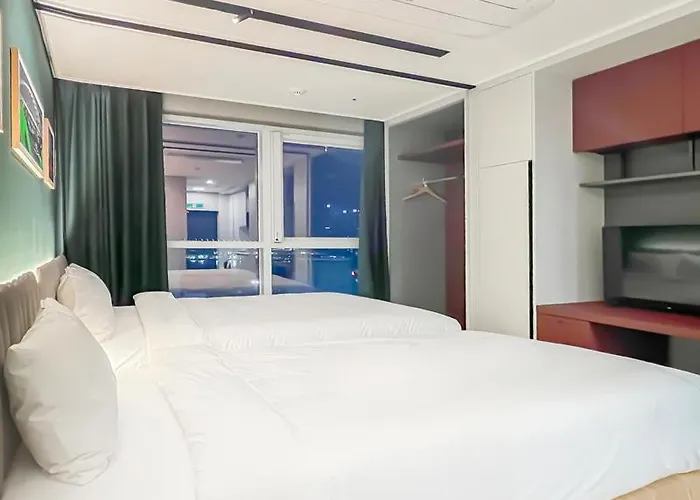Nampo Cotice The Ground Hotel